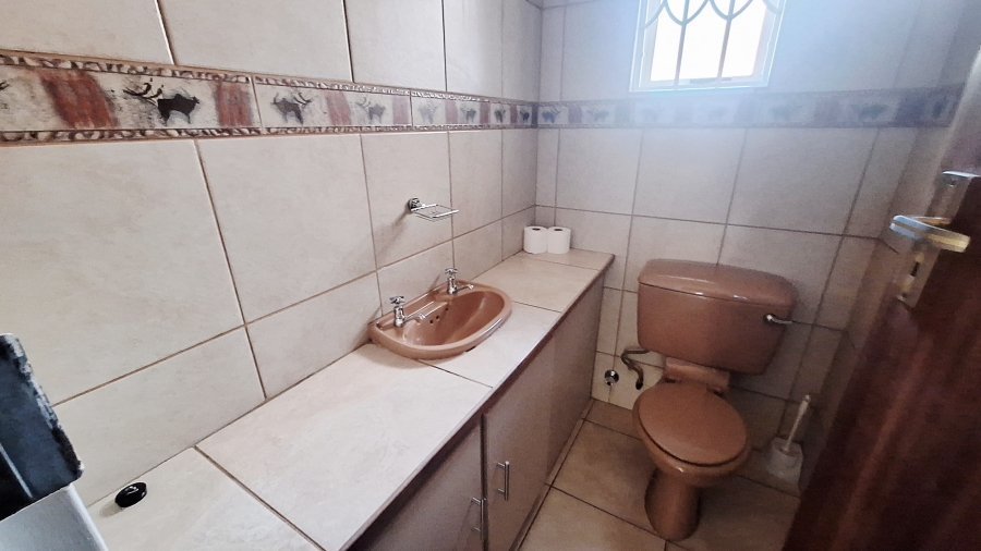 To Let 6 Bedroom Property for Rent in Bedelia Free State